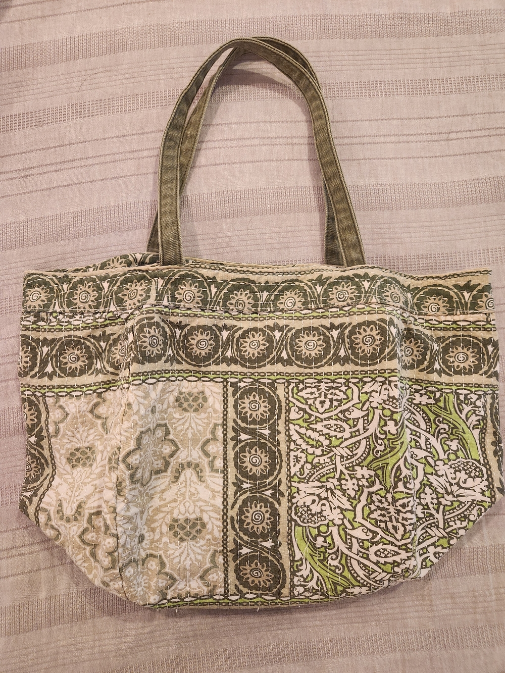 Quilted Patterned Tote Bag in Olive Green and Cream